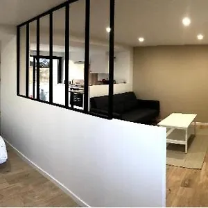  Appartement Immeuble Renove Au Centre D'auch. France